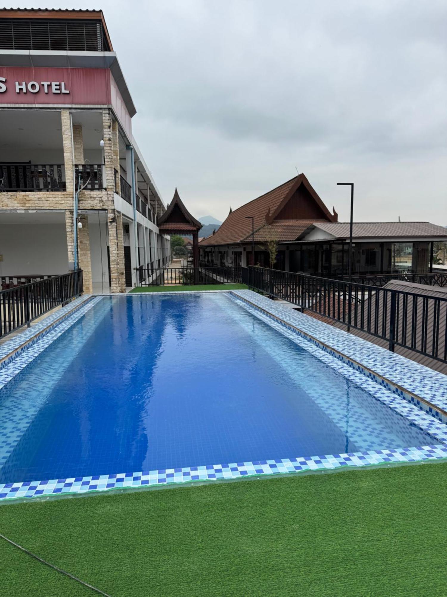 A P S Moutain View Hotel Vang Vieng Dış mekan fotoğraf